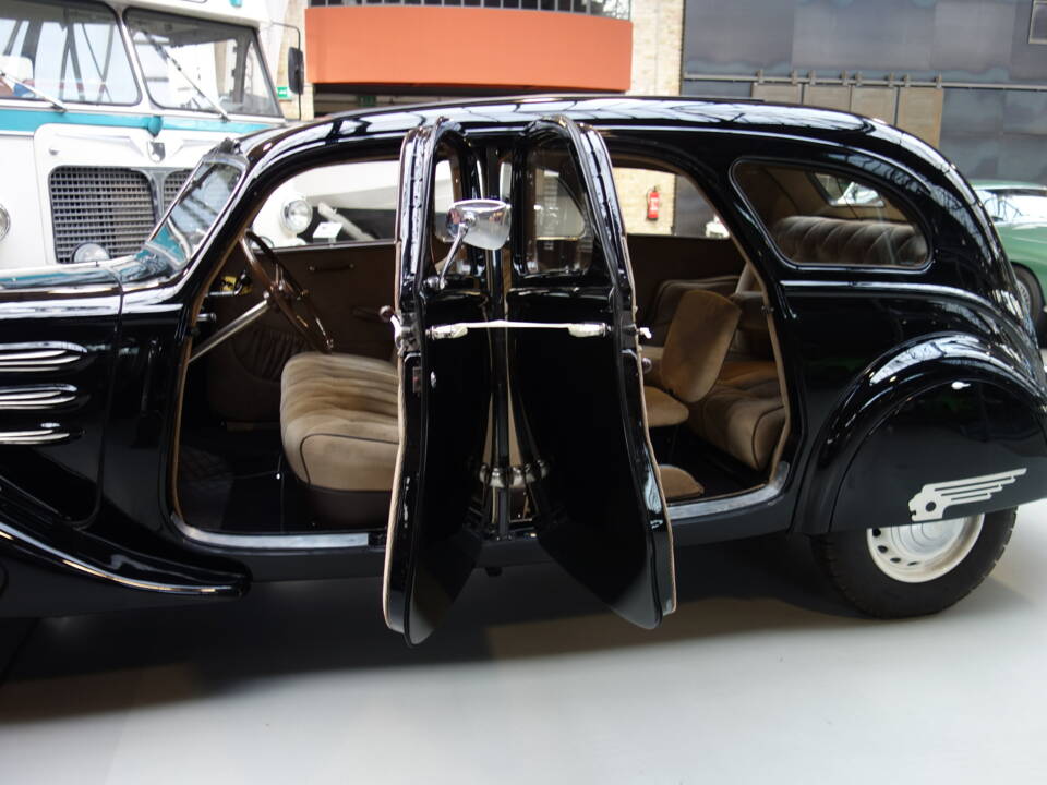 Afbeelding 15/33 van Peugeot 402 B (1936)