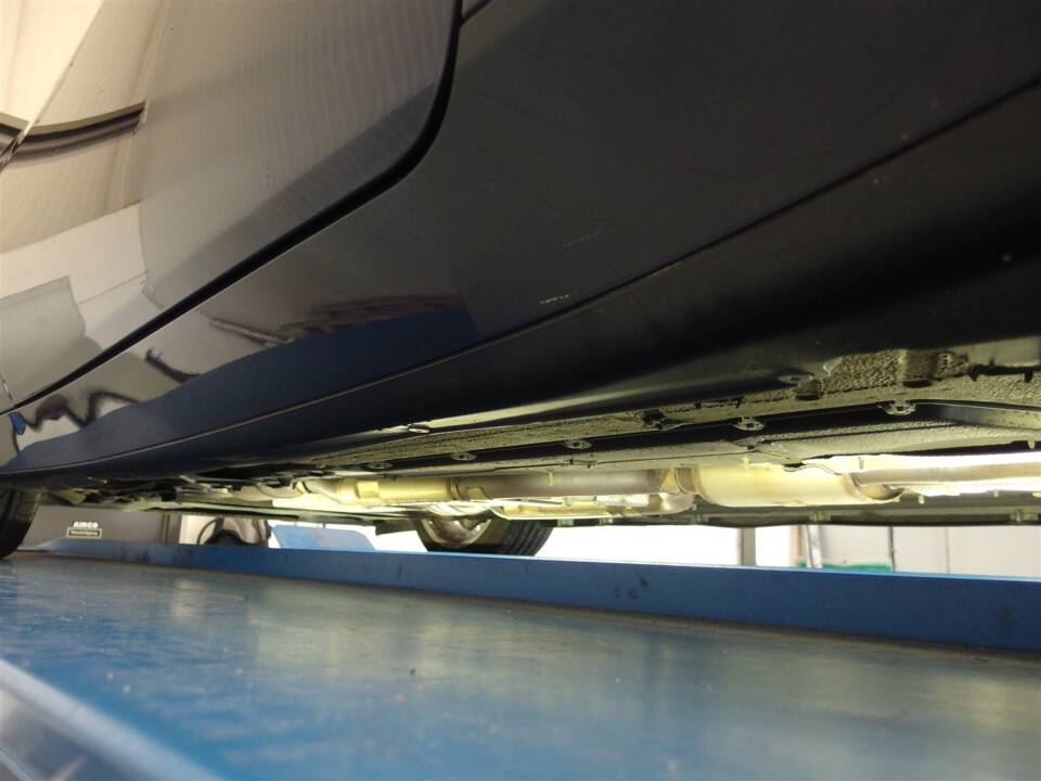 Image 83/99 of Maserati GranTurismo 4.2 (2008)