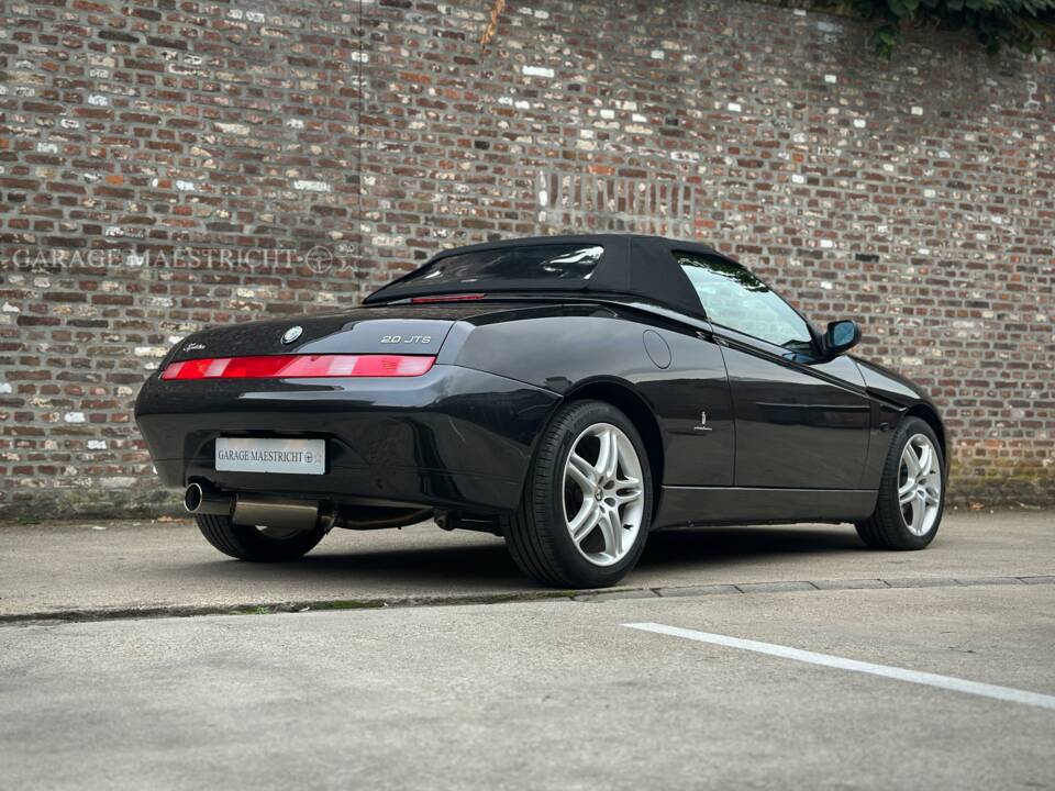 Image 13/59 of Alfa Romeo Spider 2.0 JTS (2003)
