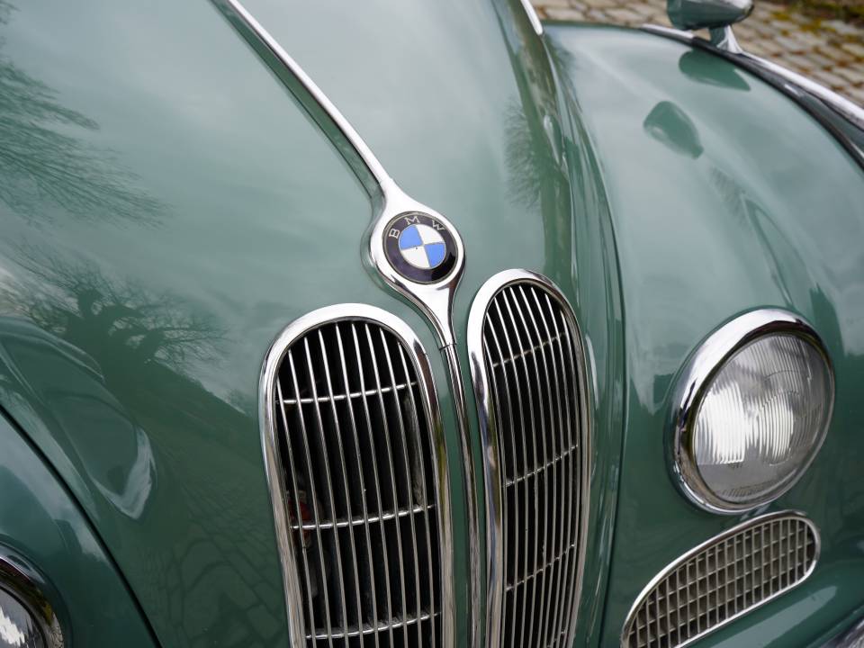 Image 9/17 of BMW 502 - 3.2 Litre (1960)