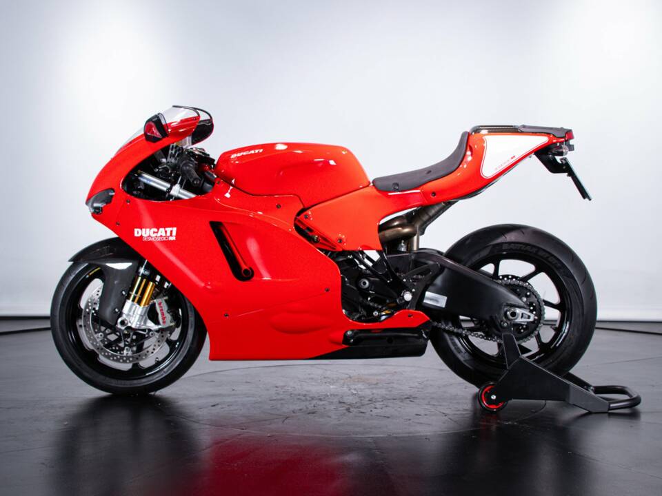 Image 1/50 de Ducati DUMMY (2008)