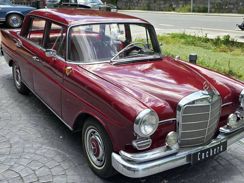 Image 5/21 of Mercedes-Benz 200 D (1968)