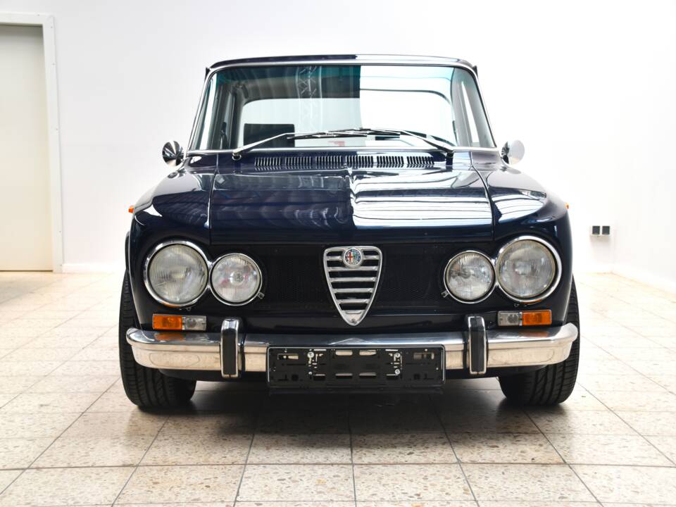 Image 2/28 of Alfa Romeo Giulia Super 1.3 (1973)