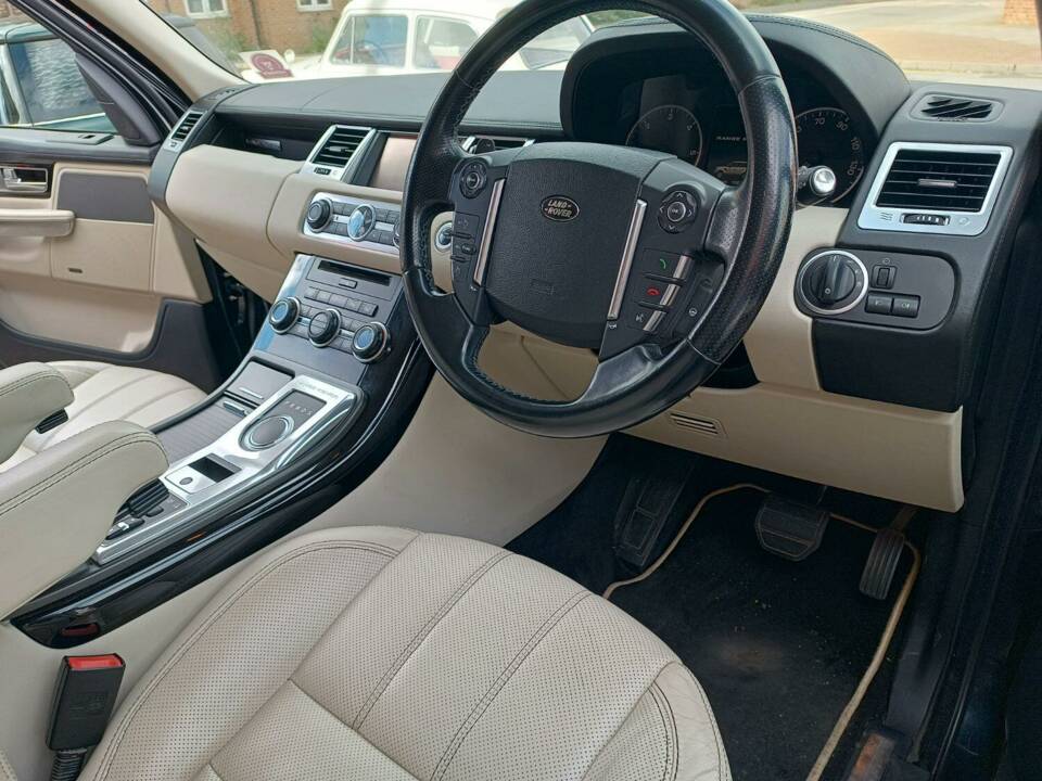 Image 10/17 de Land Rover Range Rover Sport SDV6 (2011)