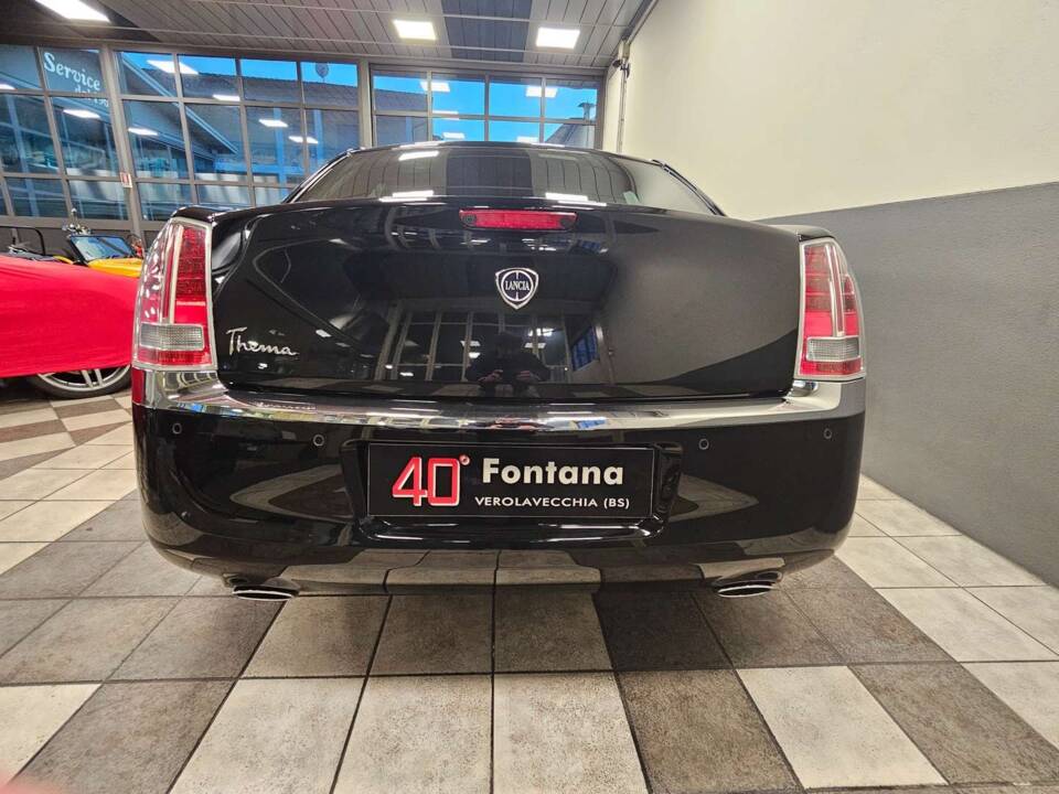 Afbeelding 10/16 van Lancia Thema II Platinum 3.0 V6 (2013)