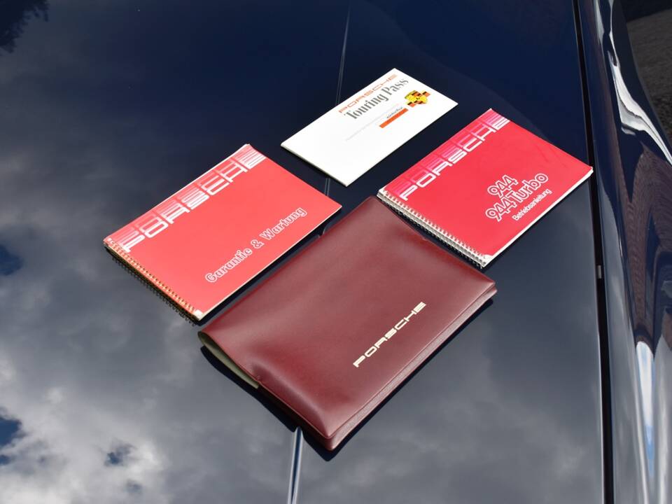 Immagine 17/40 di Porsche 944 (1985)