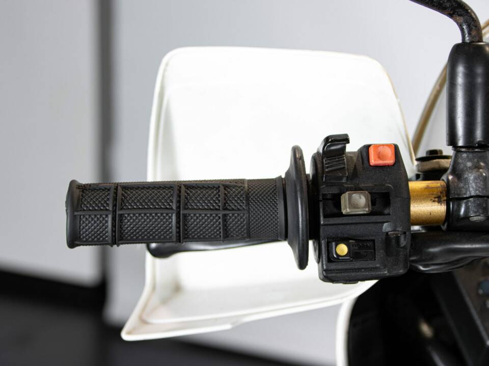 Image 48/50 de Honda XRV 650 Africa Twin (1989)