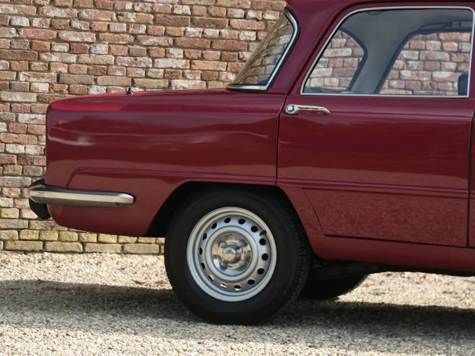 Image 49/50 de Alfa Romeo Giulia Nuova Super 1300 (1975)