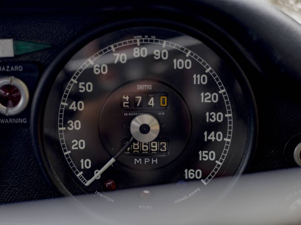 Image 32/50 de Jaguar Type E V12 (2+2) (1972)