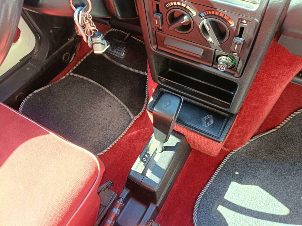 Image 22/50 de Renault R 5 1.4l (1983)