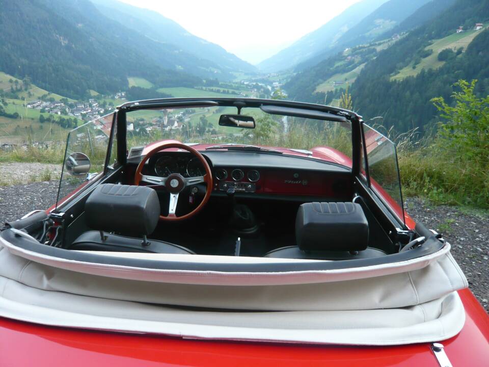 Afbeelding 4/12 van Alfa Romeo 1750 Spider Veloce (1969)
