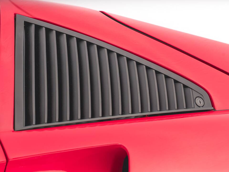 Bild 22/43 von Ferrari 328 GTS (1985)