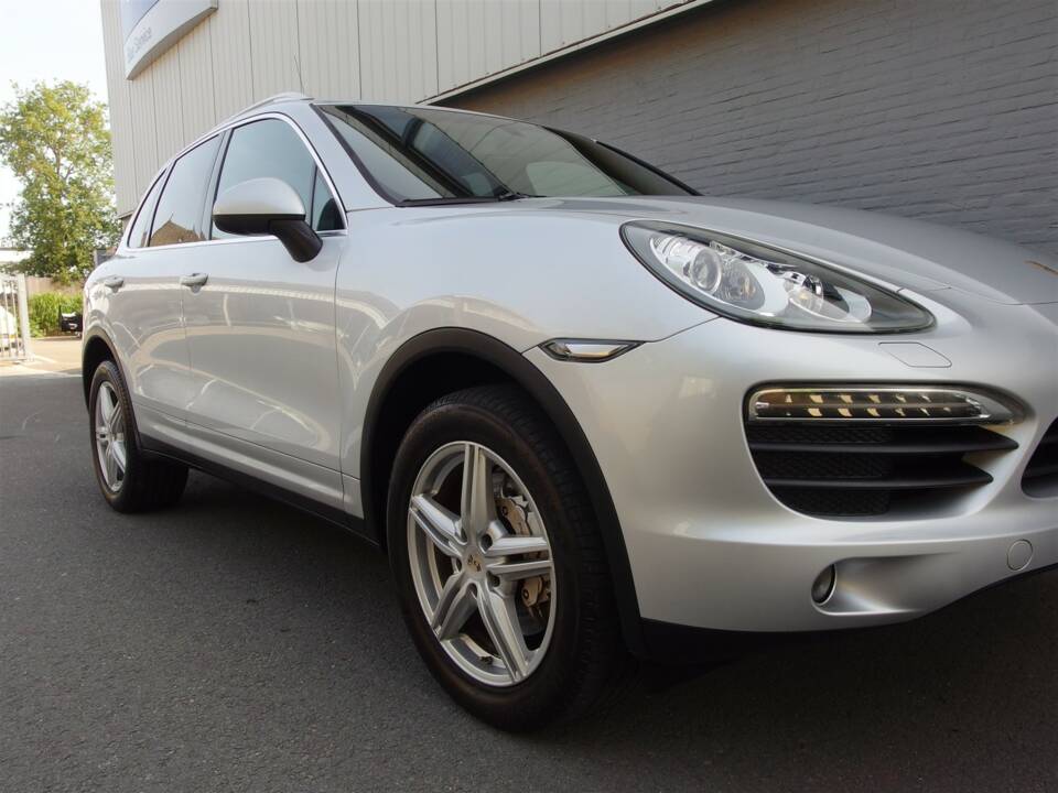 Image 18/98 of Porsche Cayenne S (2010)