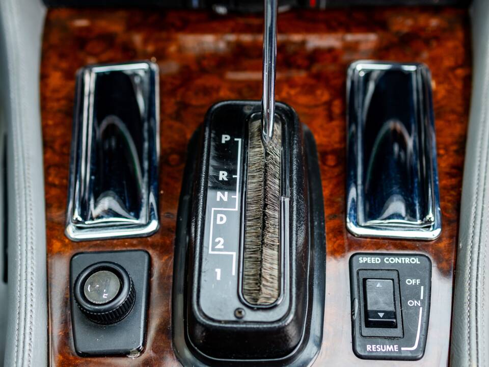 Bild 48/49 von Jaguar XJ-S V12 (1986)