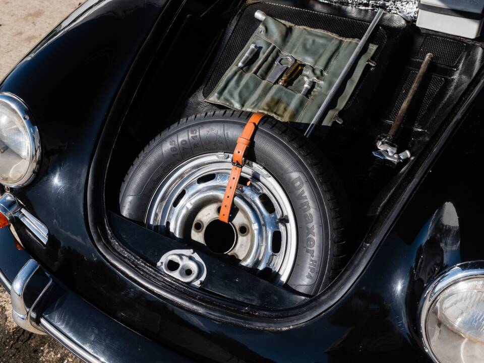 Image 37/48 of Porsche 356 C 1600 (1964)