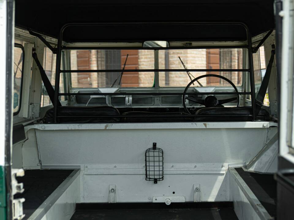 Bild 30/50 von Land Rover 88 Lightweight (1977)