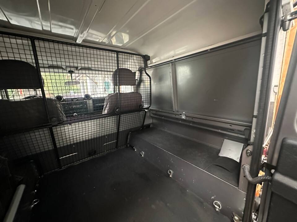 Bild 4/11 von Land Rover Defender 90 (2013)