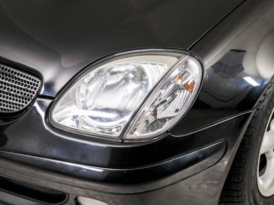 Image 34/50 of Mercedes-Benz SLK 200 Kompressor (2001)