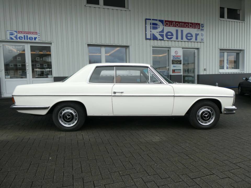 Image 7/20 of Mercedes-Benz 220 D (1972)