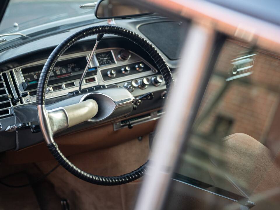 Image 26/44 of Citroën DS 21 (1968)