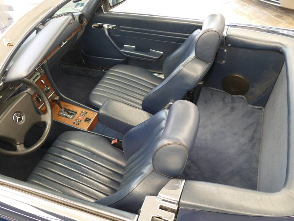 Image 16/22 de Mercedes-Benz 300 SL (1989)