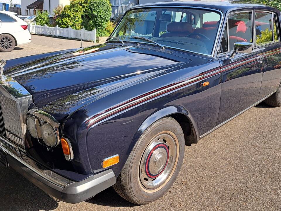 Image 5/25 of Rolls-Royce Silver Shadow II (1980)