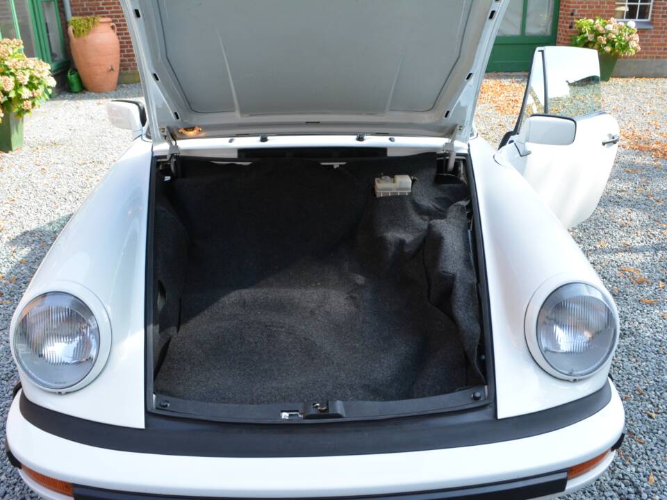 Bild 13/15 von Porsche 911 Carrera 3.2 (1986)