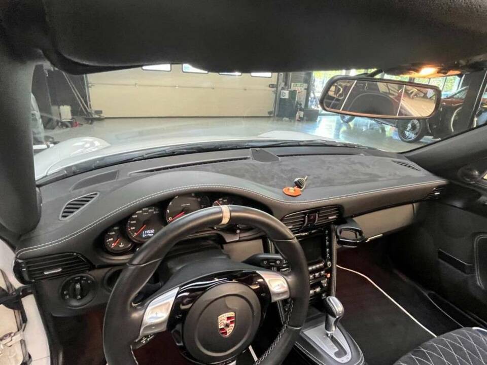 Bild 14/50 von Porsche 911 Carrera 4 (2007)