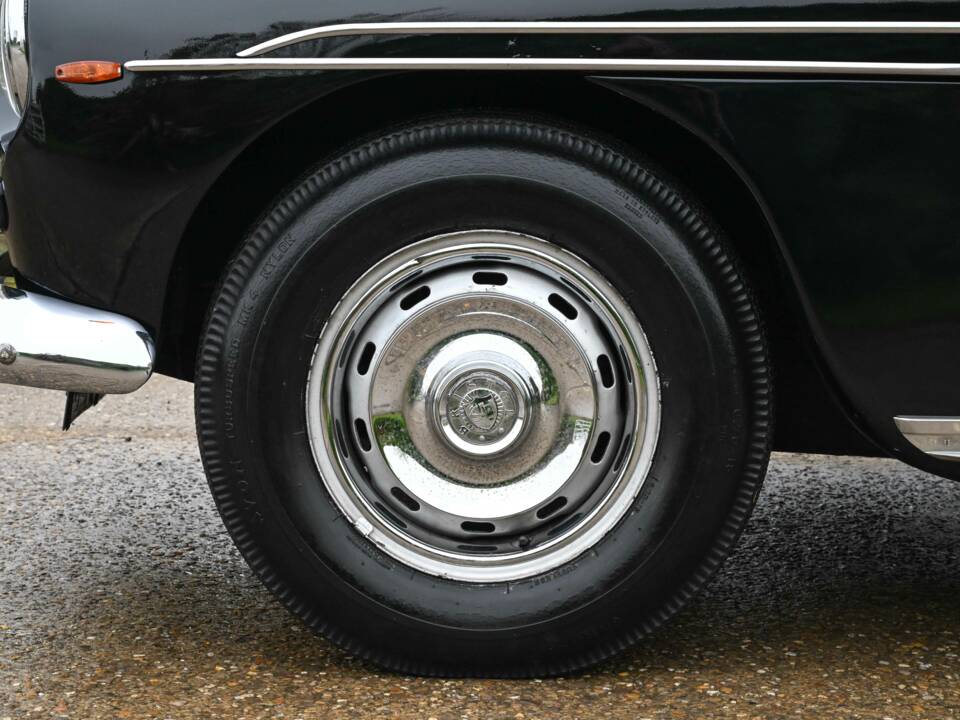 Image 29/40 of Bristol 410 (1968)