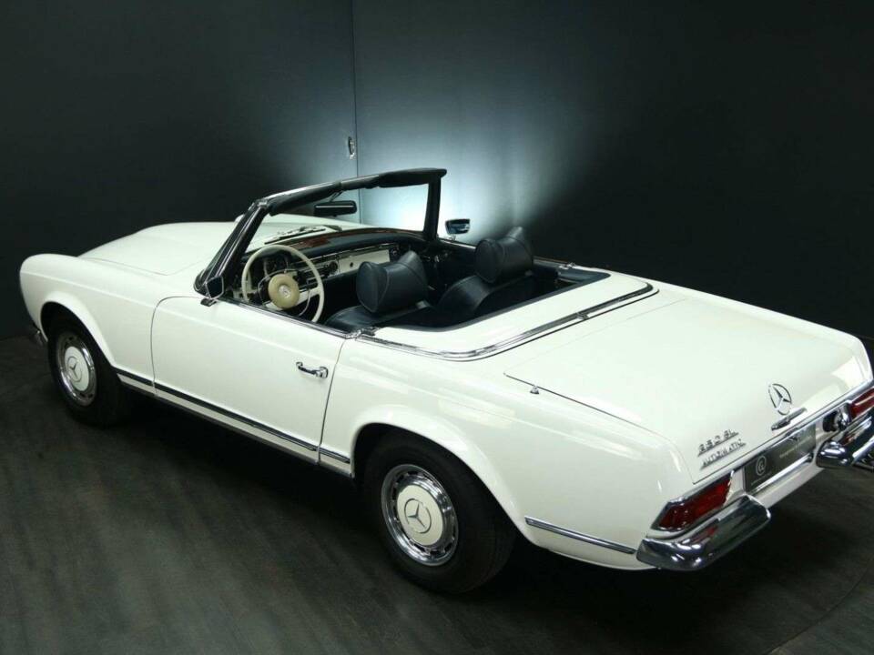 Immagine 40/50 di Mercedes-Benz 280 SL (1968)