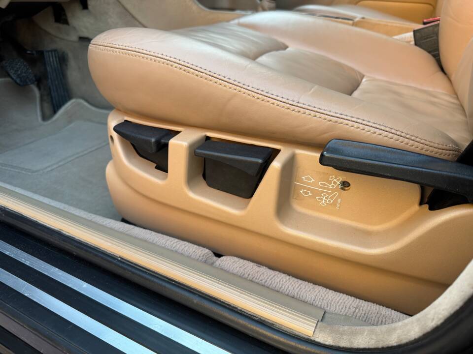 Immagine 11/99 di BMW 735i (1988)