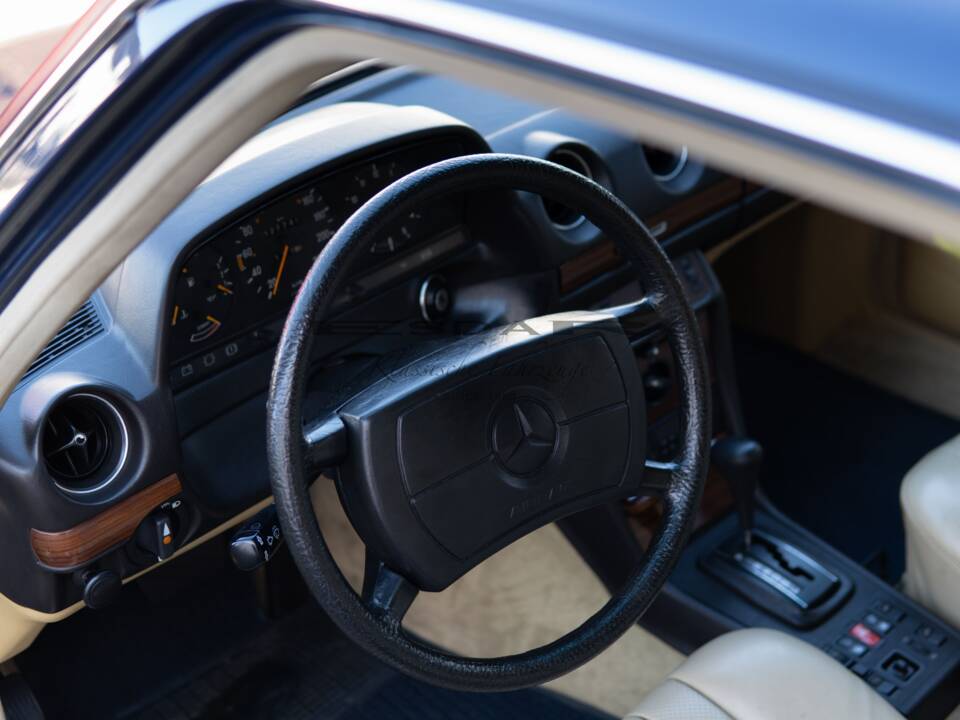 Bild 34/36 von Mercedes-Benz 280 TE (1981)