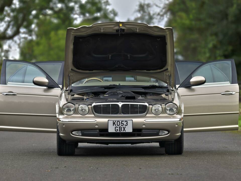 Afbeelding 18/50 van Jaguar XJ 8 4.2 (2003)