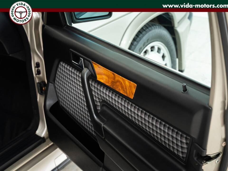 Bild 6/15 von Mercedes-Benz 190 E 2.3-16V (1988)