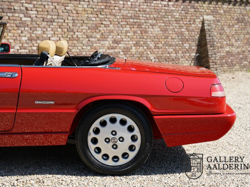 Image 32/50 de Alfa Romeo 2.0 Spider (1991)
