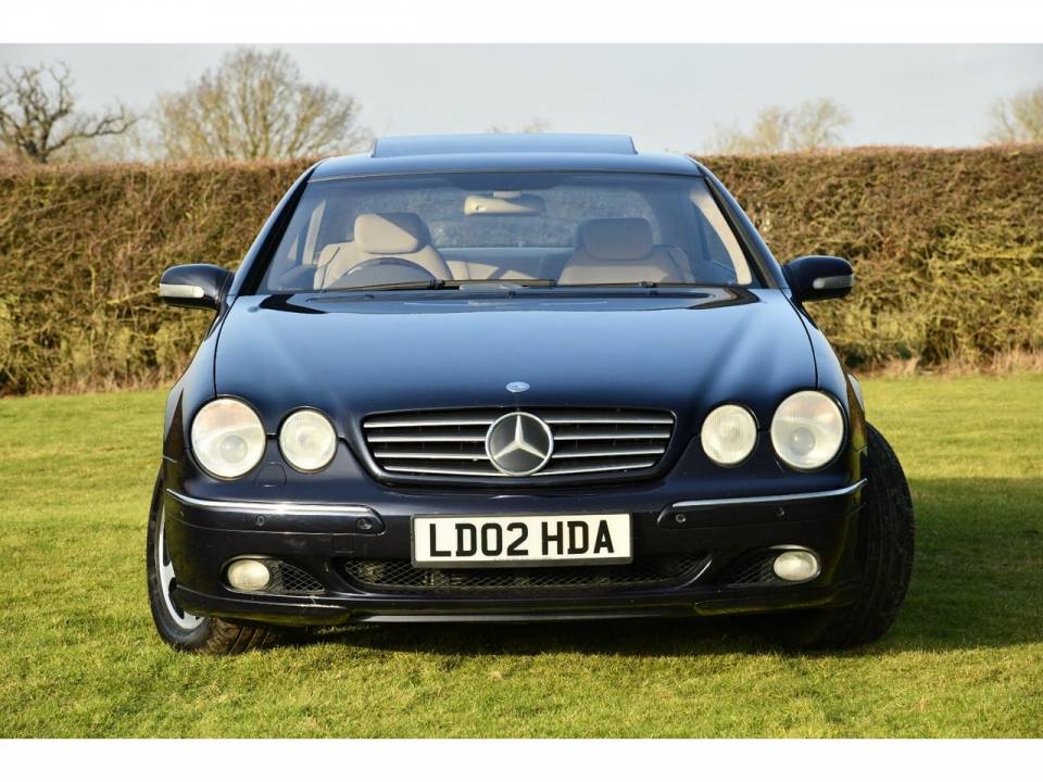 Image 8/20 of Mercedes-Benz CL 600 (2002)