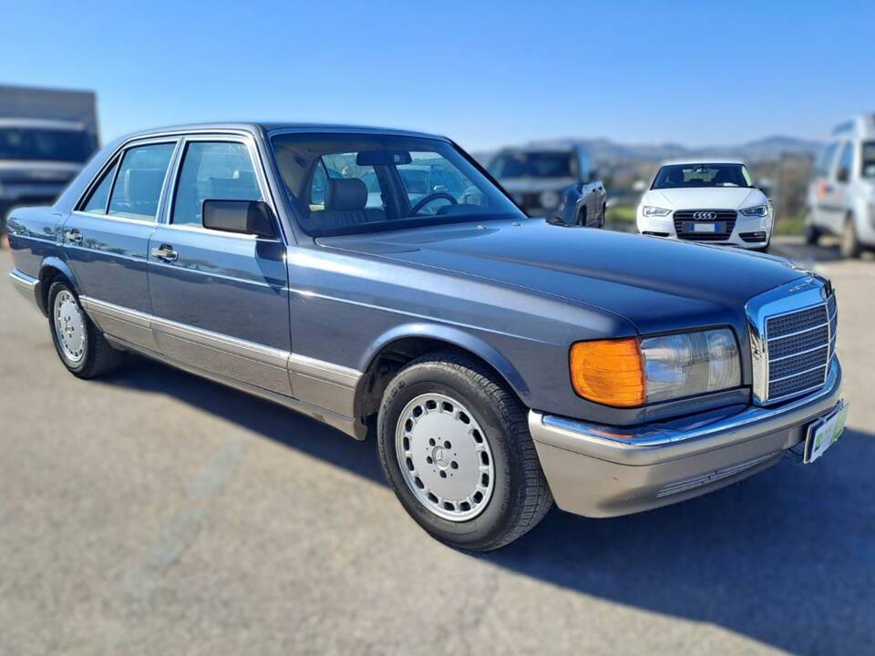 Image 1/50 of Mercedes-Benz 300 SE (1990)
