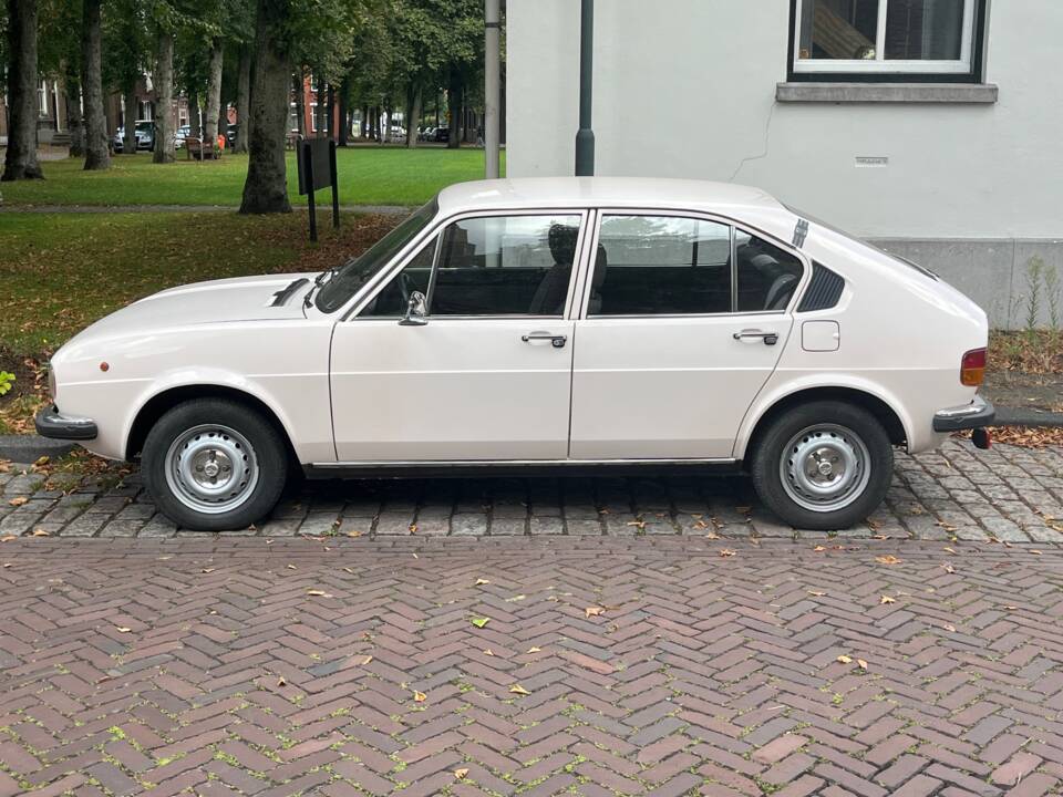 Image 6/17 of Alfa Romeo Alfasud 1.3 Super (1979)