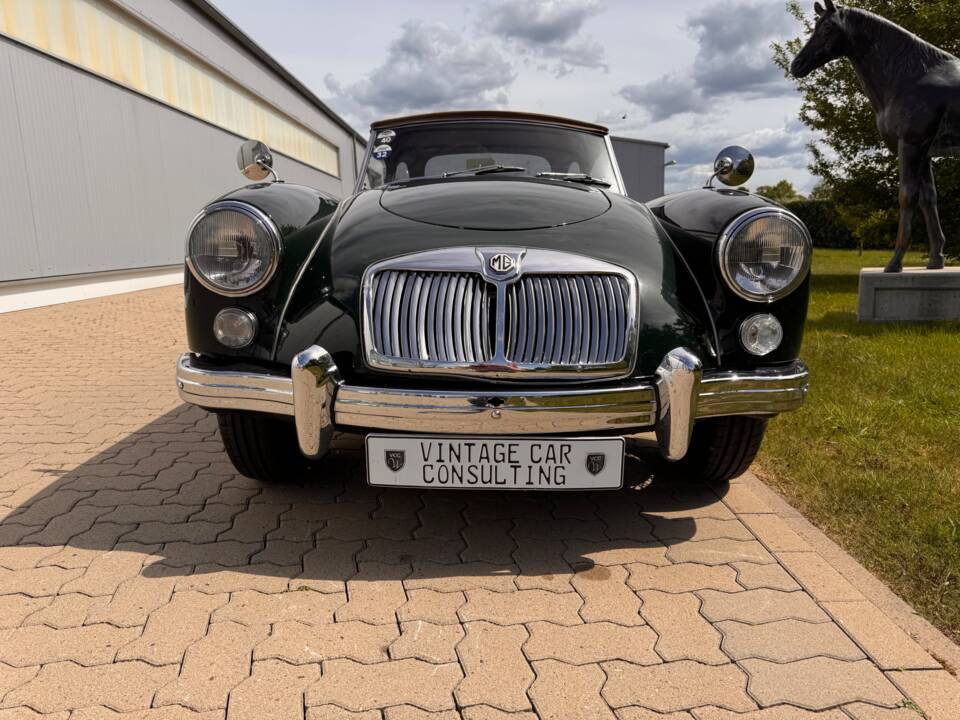 Image 5/79 of MG MGA 1600 (1961)