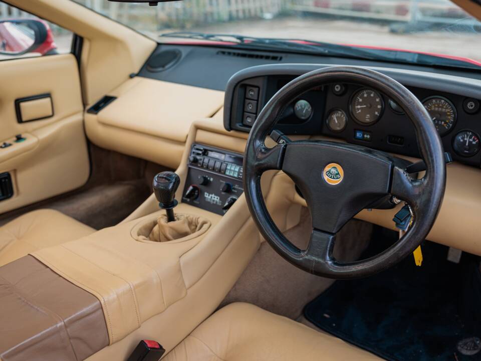 Afbeelding 15/47 van Lotus Esprit Turbo HC (1989)