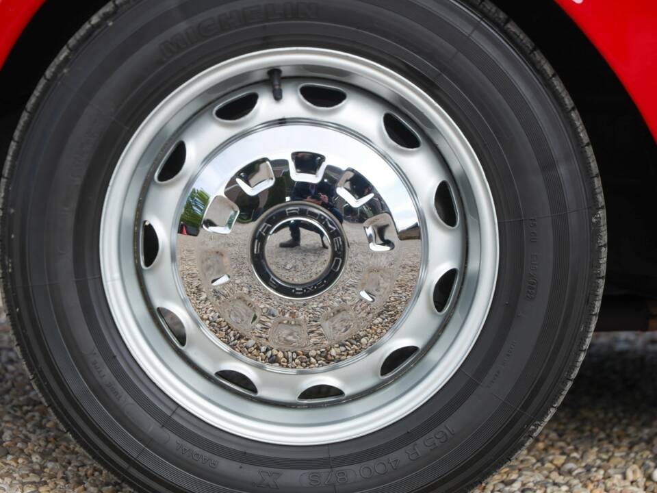 Image 41/50 of Alfa Romeo 2600 Spider (1962)