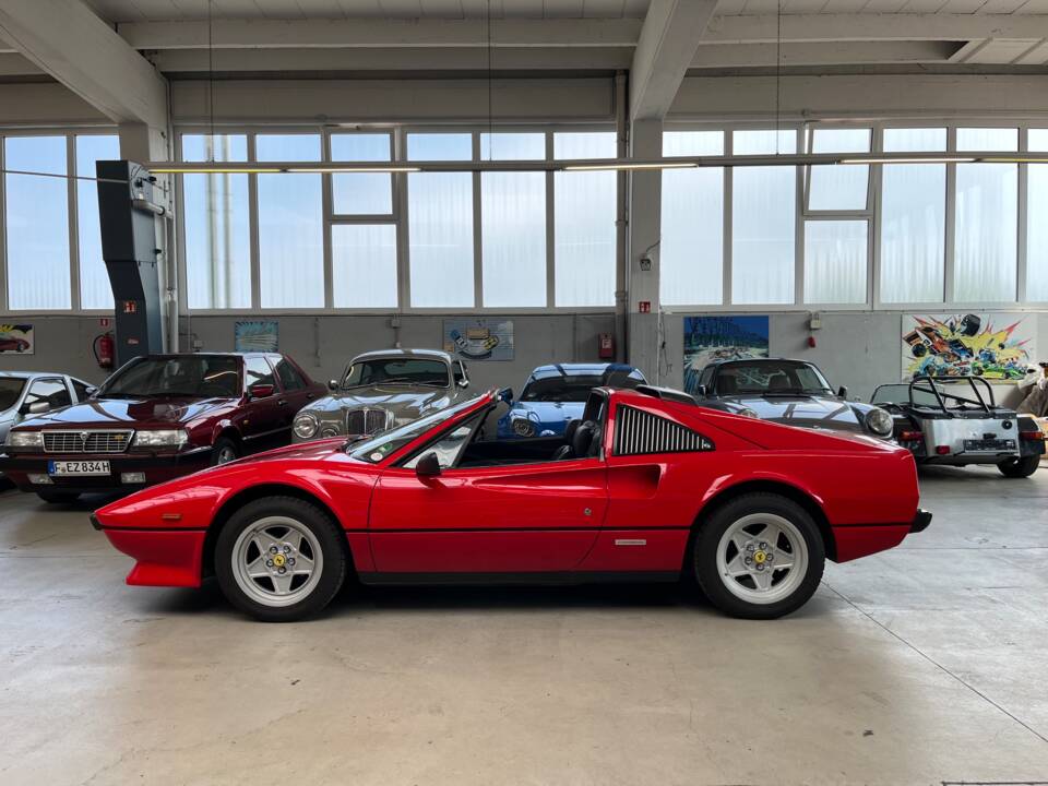 Image 24/40 of Ferrari 308 GTS Quattrovalvole (1984)
