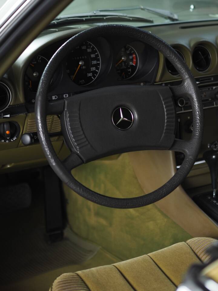Image 53/66 of Mercedes-Benz 450 SLC (1977)