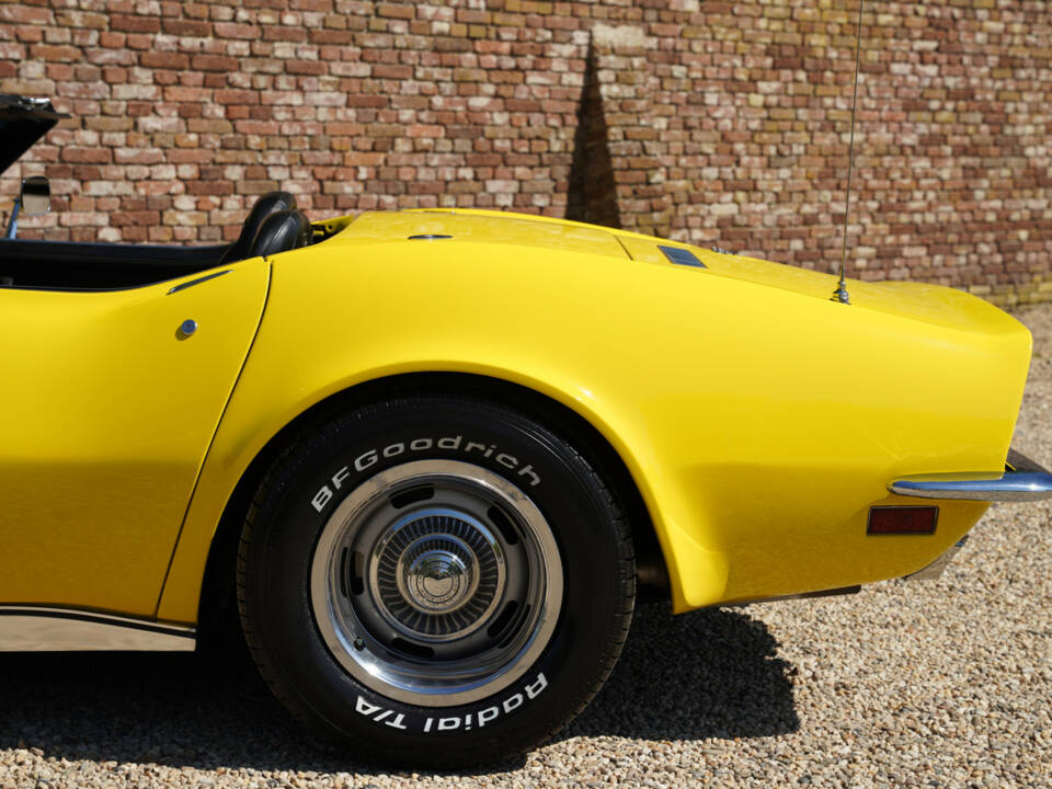Image 19/50 of Chevrolet Corvette Stingray (1972)