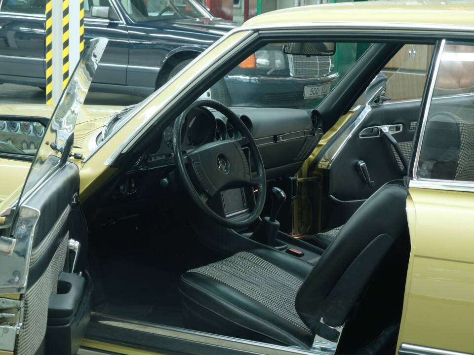 Image 15/50 de Mercedes-Benz 280 SLC (1977)