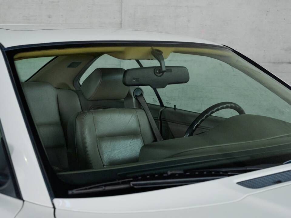 Immagine 26/50 di BMW 850i (1990)