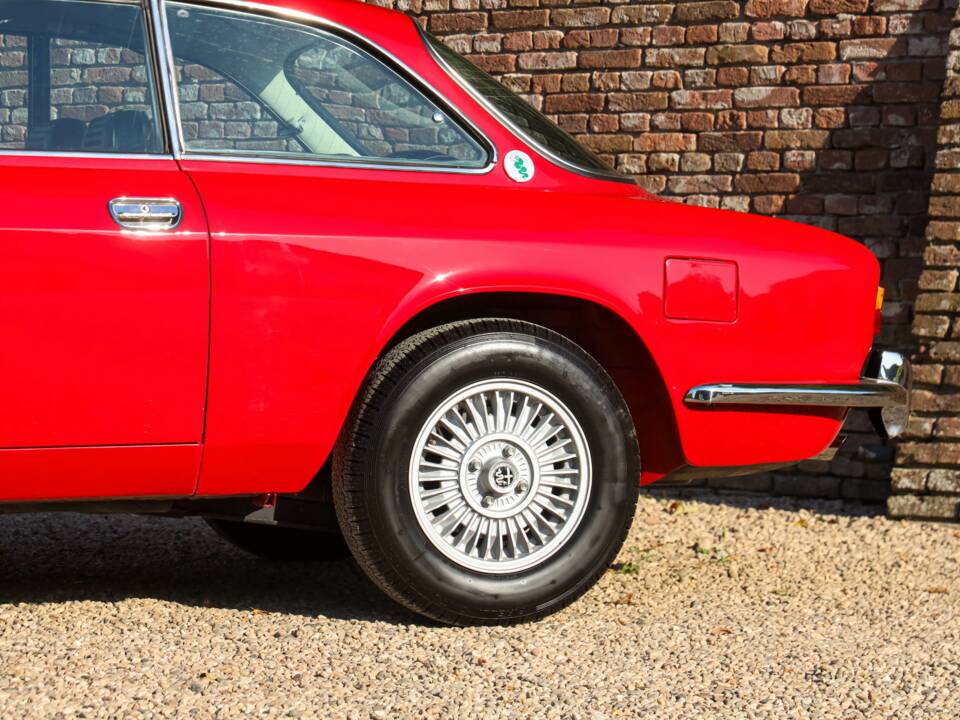 Imagen 9/50 de Alfa Romeo 2000 GT Veloce (1972)