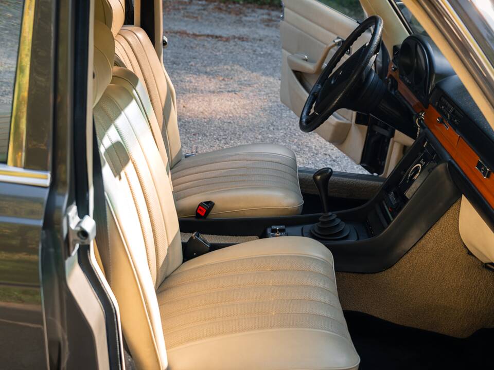 Bild 65/105 von Mercedes-Benz 280 S (1972)