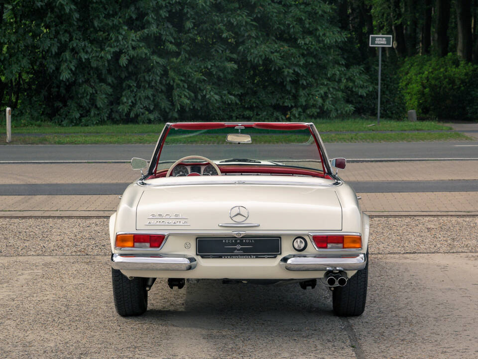 Image 15/60 of Mercedes-Benz 230 SL (1967)