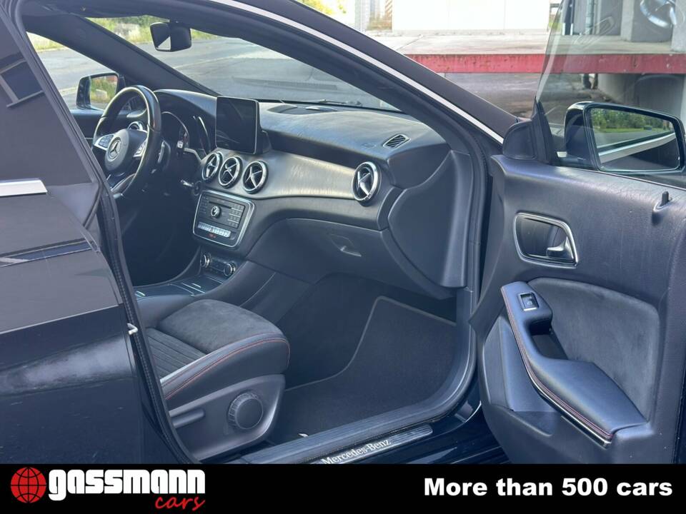 Image 14/15 of Mercedes-Benz CLA 220 CDI (2017)